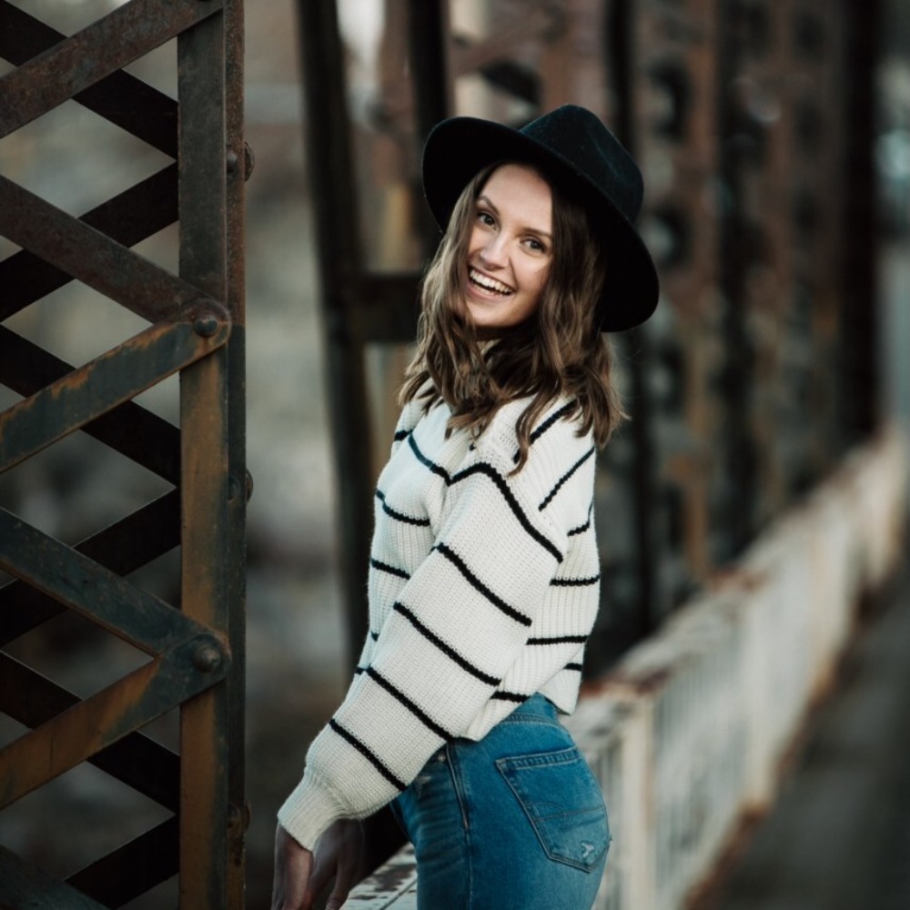 Meet your Posher, Victoria